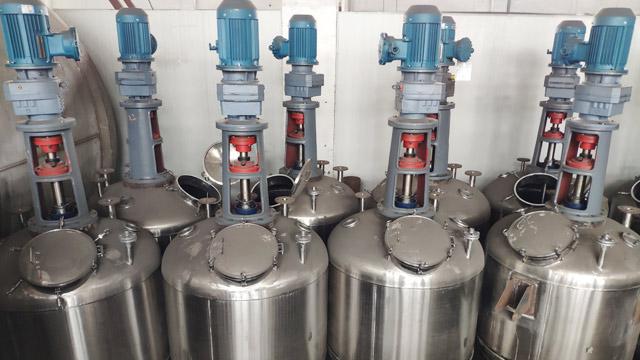 The difference between reaction kettle and stirring tank
